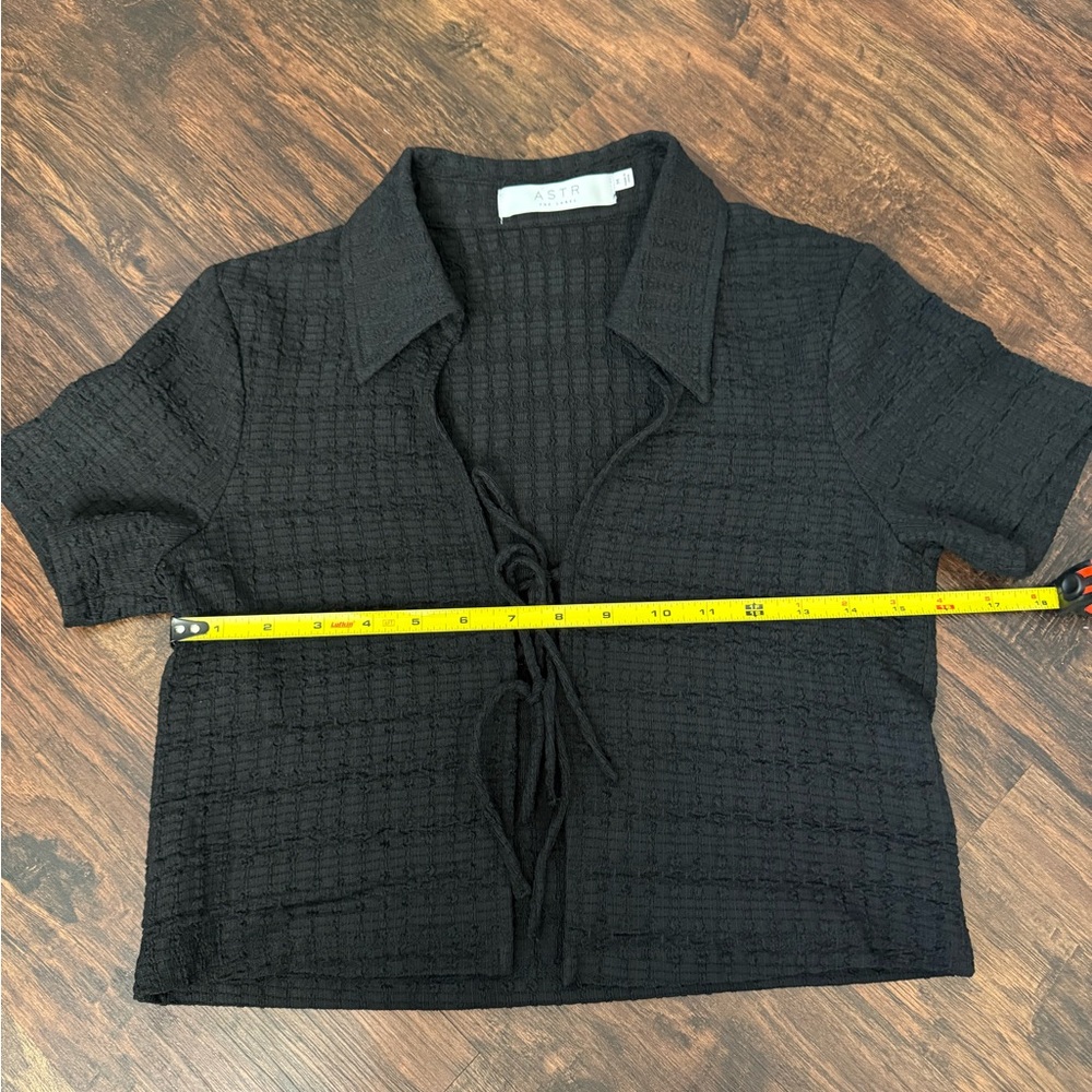 Astr The Label Black Zoey Tie Front Collared Cropped Top Sz M Y2K Festival - Picture 7 of 10